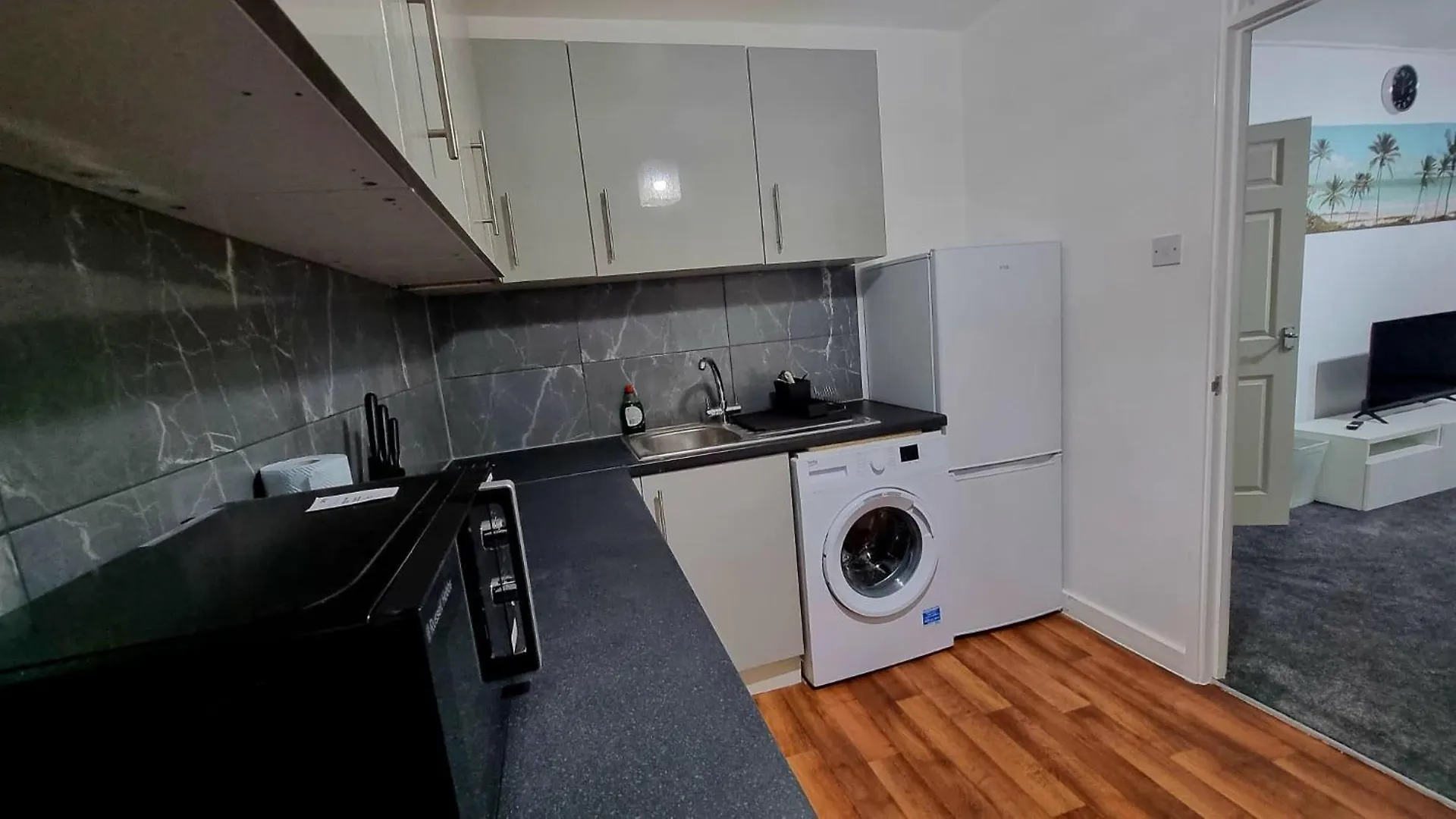 Lägenhet Amazing 1 Bed Entire Flat With Separate Living Room And Kitchen In London With Free Parking