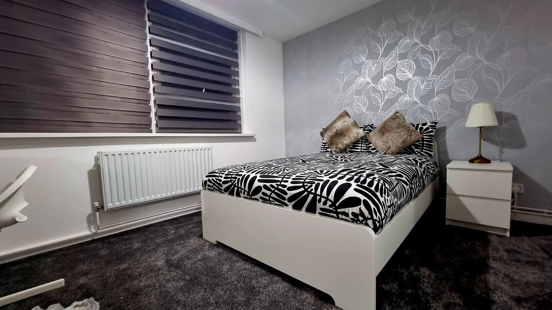 Amazing 1 Bed Entire Flat With Separate Living Room And Kitchen In London With Free Parking Apartamento