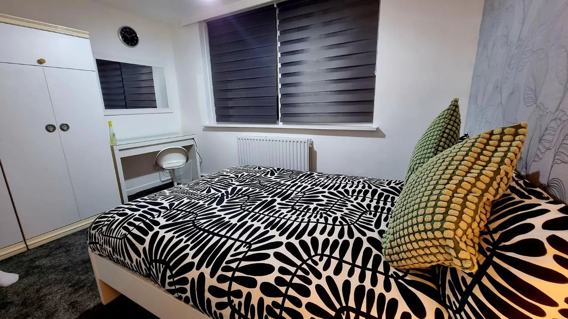 Amazing 1 Bed Entire Flat With Separate Living Room And Kitchen In London With Free Parking Reino Unido